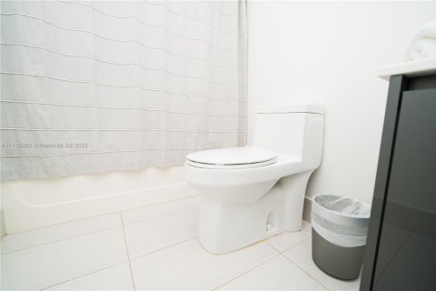Condo in Miami, Florida, 2 bedrooms  № 1865007 - photo 28