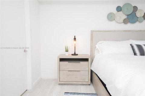 Condominio en alquiler en Miami, Florida, 2 dormitorios, 103.68 m2 № 1865007 - foto 17