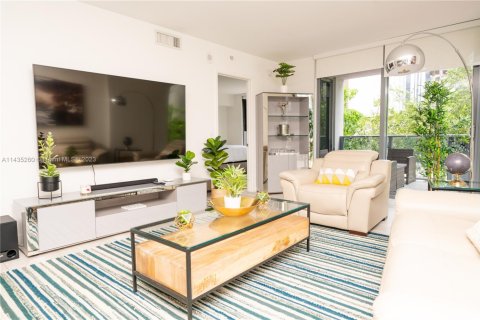 Copropriété à louer à Miami, Floride: 2 chambres, 103.68 m2 № 1865007 - photo 1