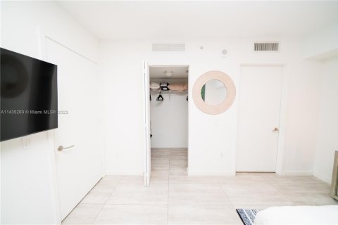 Condo in Miami, Florida, 2 bedrooms  № 1865007 - photo 20