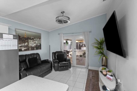 Villa ou maison à vendre à Hialeah, Floride: 3 chambres, 108.7 m2 № 2180052 - photo 15