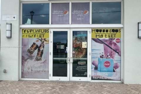 Commercial property in Aventura, Florida № 1864611 - photo 1