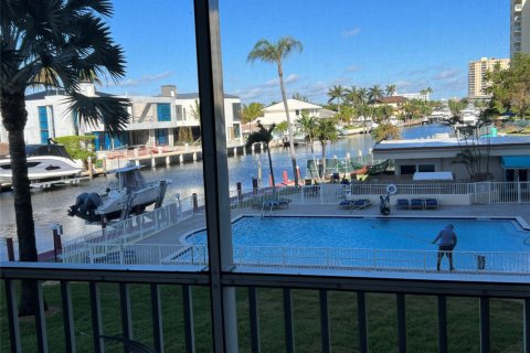 Condominio en alquiler en Pompano Beach, Florida, 2 dormitorios, 78.04 m2 № 1209294 - foto 1