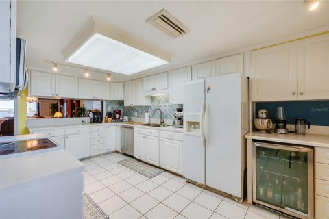 Купить кондоминиум в Дейтона-Бич, Флорида 10 комнат, 177.54м2, № 2115194 - фото 10