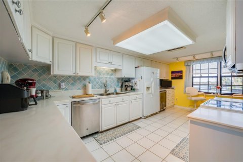 Купить кондоминиум в Дейтона-Бич, Флорида 10 комнат, 177.54м2, № 2115194 - фото 8