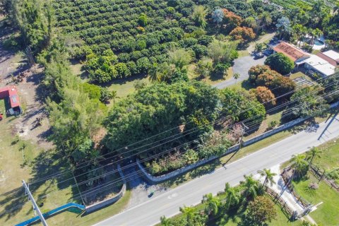 Casa en venta en Miami, Florida, 2 dormitorios, 676.33 m2 № 1968327 - foto 29