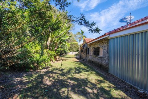 Casa en venta en Miami, Florida, 2 dormitorios, 676.33 m2 № 1968327 - foto 8