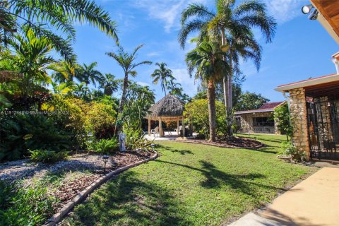 Casa en venta en Miami, Florida, 2 dormitorios, 676.33 m2 № 1968327 - foto 12