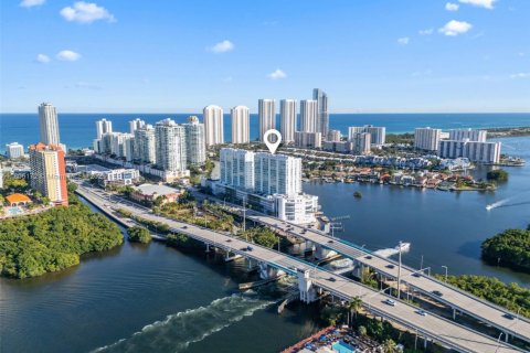 Copropriété à vendre à Sunny Isles Beach, Floride: 3 chambres, 158.4 m2 № 1743864 - photo 2