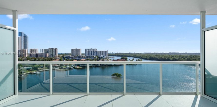 Condo à Sunny Isles Beach, Floride, 3 chambres  № 1743864