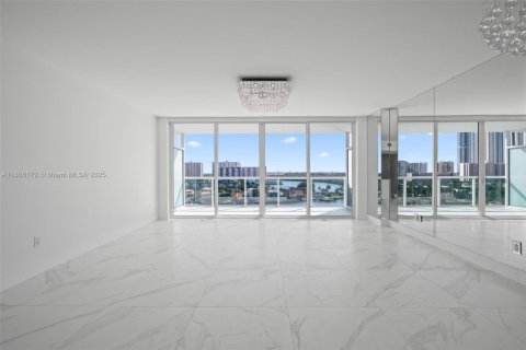 Copropriété à vendre à Sunny Isles Beach, Floride: 3 chambres, 158.4 m2 № 1743864 - photo 11