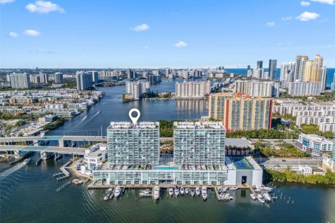 Copropriété à vendre à Sunny Isles Beach, Floride: 3 chambres, 158.4 m2 № 1743864 - photo 4