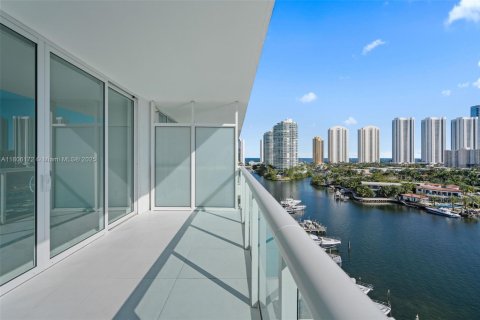 Copropriété à vendre à Sunny Isles Beach, Floride: 3 chambres, 158.4 m2 № 1743864 - photo 15