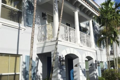 Touwnhouse à vendre à Boynton Beach, Floride: 3 chambres, 174.66 m2 № 2082318 - photo 3