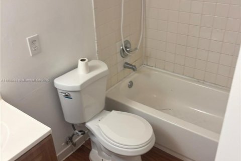 Condominio en alquiler en Pompano Beach, Florida, 2 dormitorios, 94.76 m2 № 1882670 - foto 7