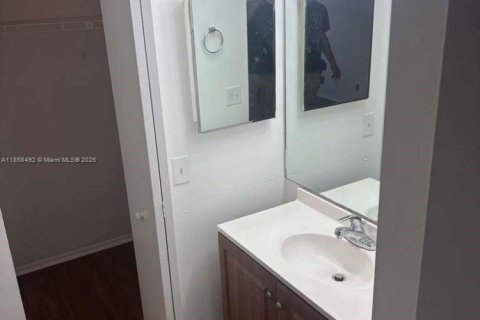 Condominio en alquiler en Pompano Beach, Florida, 2 dormitorios, 94.76 m2 № 1882670 - foto 6