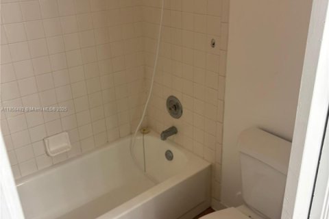 Condominio en alquiler en Pompano Beach, Florida, 2 dormitorios, 94.76 m2 № 1882670 - foto 8