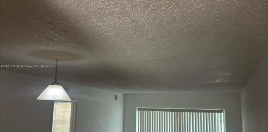 Condominio en Pompano Beach, Florida, 2 dormitorios  № 1882670