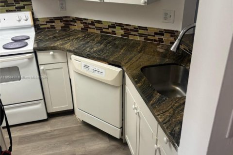 Condominio en alquiler en Pompano Beach, Florida, 2 dormitorios, 94.76 m2 № 1882670 - foto 4