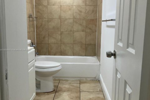 Condominio en alquiler en Pompano Beach, Florida, 2 dormitorios, 94.76 m2 № 1882670 - foto 12