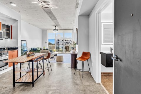 Снять в аренду кондоминиум в Майами, Флорида 1 спальня, 68.38м2, № 1996276 - фото 4