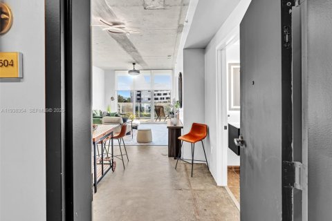 Снять в аренду кондоминиум в Майами, Флорида 1 спальня, 68.38м2, № 1996276 - фото 2