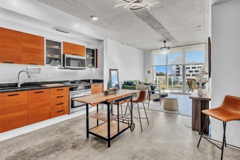 Снять в аренду кондоминиум в Майами, Флорида 1 спальня, 68.38м2, № 1996276 - фото 3