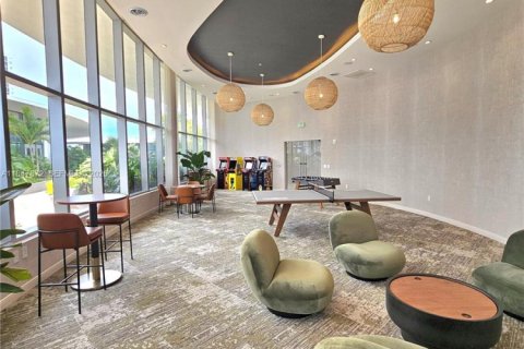 Condo in Miami, Florida, 2 bedrooms  № 2024321 - photo 18