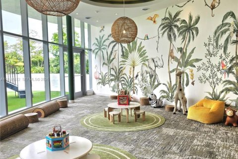 Condo in Miami, Florida, 2 bedrooms  № 2024321 - photo 17