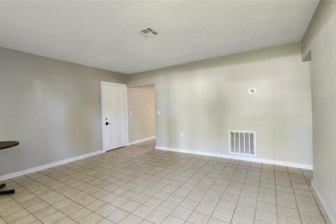 Immobilier commercial à louer à Port Richey, Floride: 96.99 m2 № 2381182 - photo 6