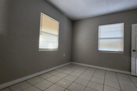 Immobilier commercial à louer à Port Richey, Floride: 96.99 m2 № 2381182 - photo 10