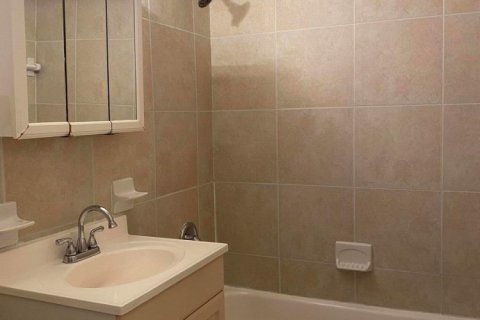 Appartement à louer à North Palm Beach, Floride: 1 chambre, 844.3 m2 № 2388455 - photo 2