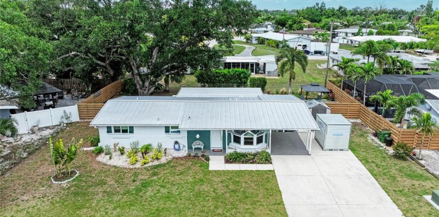 House in Sarasota, Florida 2 bedrooms, 105.91 sq.m. № 2204831