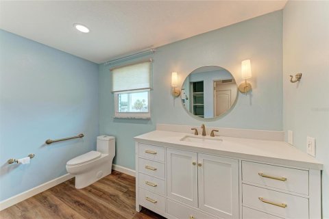 House in Sarasota, Florida 2 bedrooms, 105.91 sq.m. № 2204831 - photo 24