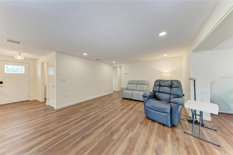 House in Sarasota, Florida 2 bedrooms, 105.91 sq.m. № 2204831 - photo 14