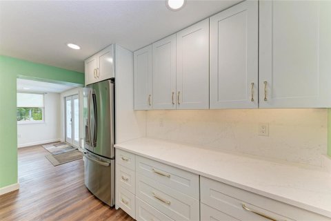House in Sarasota, Florida 2 bedrooms, 105.91 sq.m. № 2204831 - photo 10