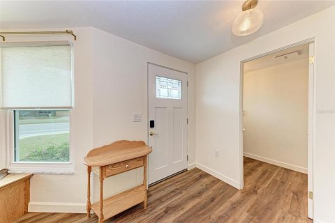 House in Sarasota, Florida 2 bedrooms, 105.91 sq.m. № 2204831 - photo 12