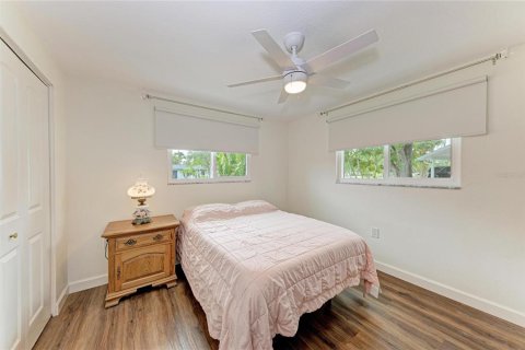 House in Sarasota, Florida 2 bedrooms, 105.91 sq.m. № 2204831 - photo 26
