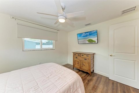 House in Sarasota, Florida 2 bedrooms, 105.91 sq.m. № 2204831 - photo 27
