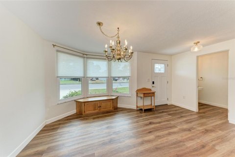 House in Sarasota, Florida 2 bedrooms, 105.91 sq.m. № 2204831 - photo 17