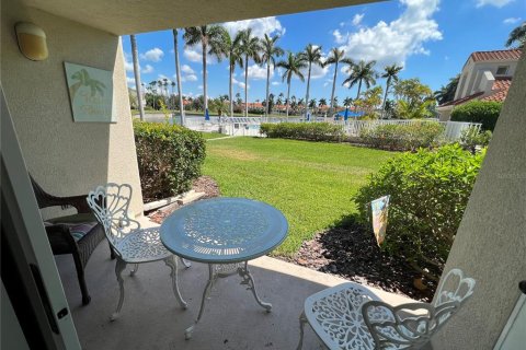 Condo in Saint Petersburg, Florida, 2 bedrooms  № 1775580 - photo 22