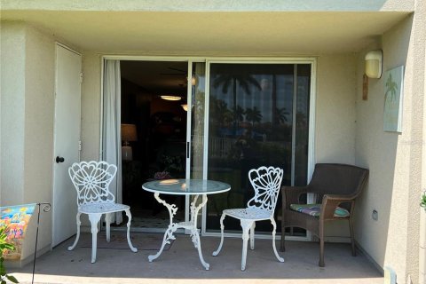 Condo in Saint Petersburg, Florida, 2 bedrooms  № 1775580 - photo 24