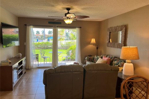 Condo in Saint Petersburg, Florida, 2 bedrooms  № 1775580 - photo 17