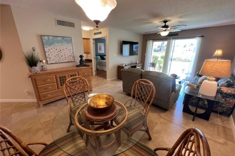 Condo in Saint Petersburg, Florida, 2 bedrooms  № 1775580 - photo 14