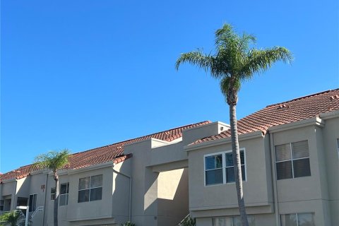 Condo in Saint Petersburg, Florida, 2 bedrooms  № 1775580 - photo 2