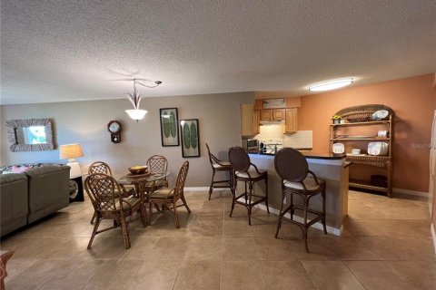 Condo in Saint Petersburg, Florida, 2 bedrooms  № 1775580 - photo 12