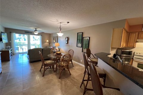 Condo in Saint Petersburg, Florida, 2 bedrooms  № 1775580 - photo 11