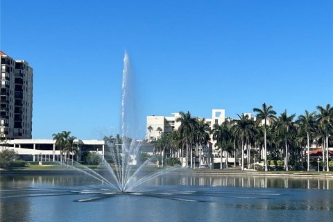 Condo in Saint Petersburg, Florida, 2 bedrooms  № 1775580 - photo 1