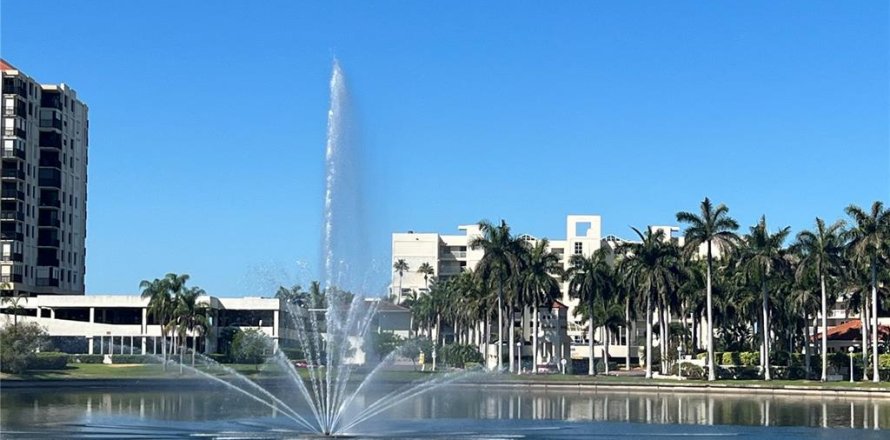 Condo à Saint Petersburg, Floride, 2 chambres № 1775580