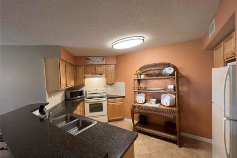Condo in Saint Petersburg, Florida, 2 bedrooms  № 1775580 - photo 8